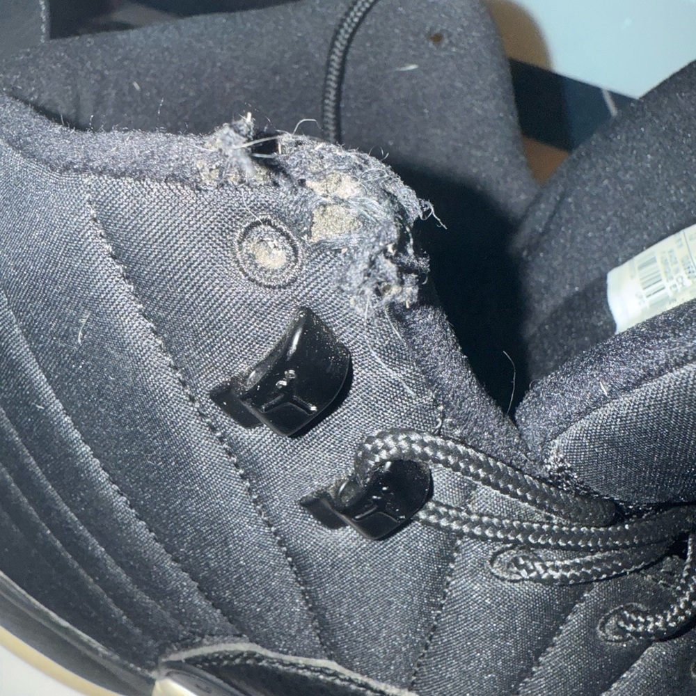 Jordan Men's Black and Red Sneakers - Picture 5 of 6